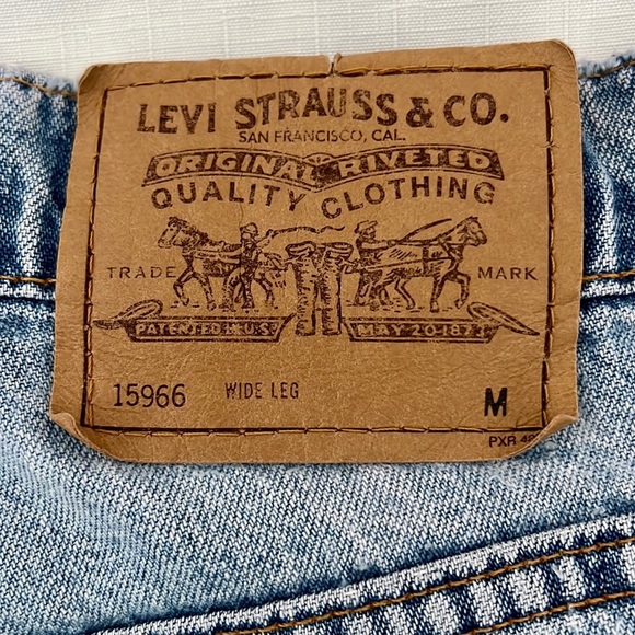 Leviโs~True Vintage~High Rise Wide Leg / Rare White Tab 965 - Picture 9 of 11